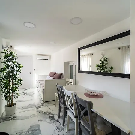 Blue Eden In Old Town Private Penthouse *